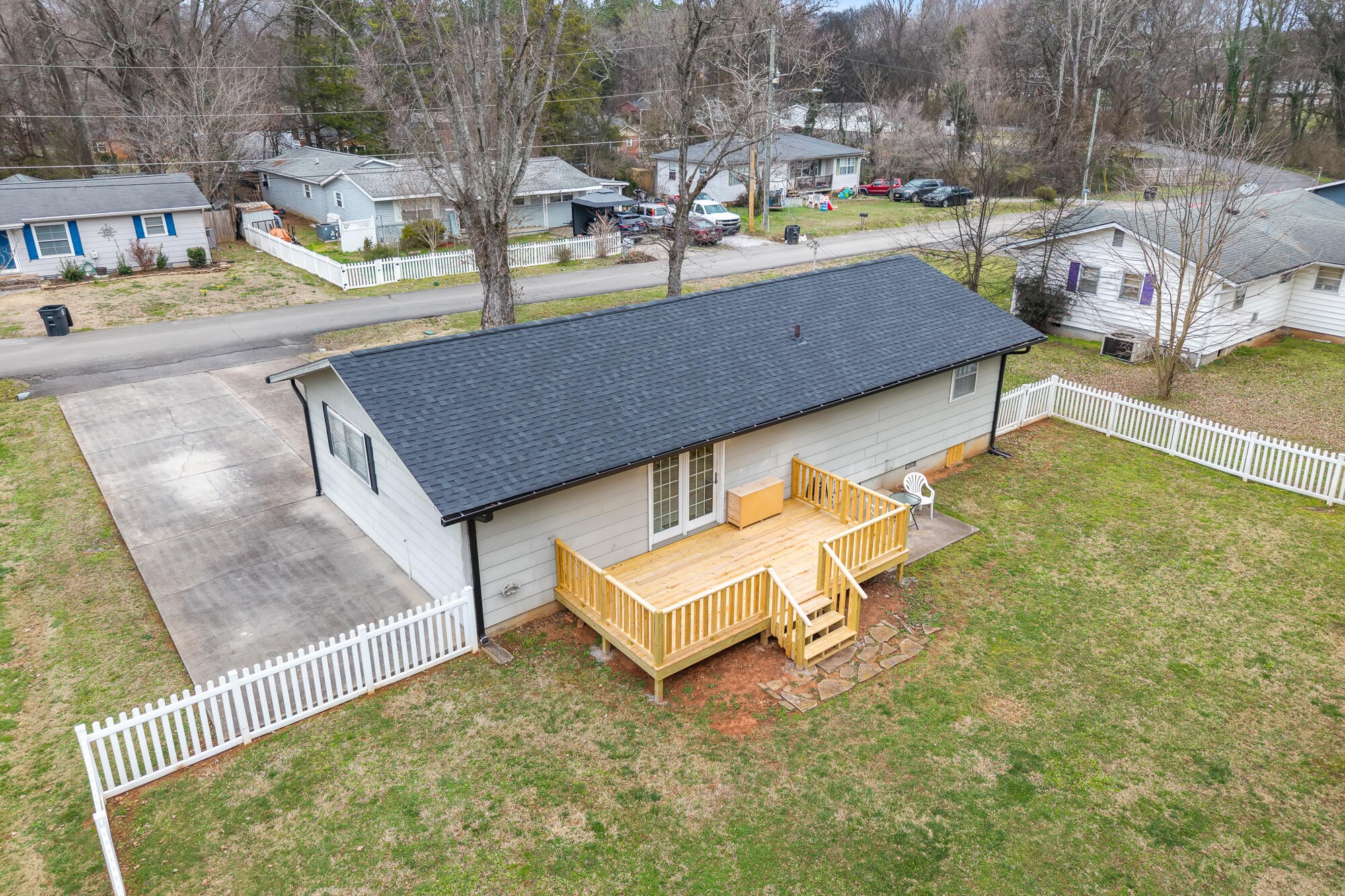 1215 Jones Street Athens TN 37303