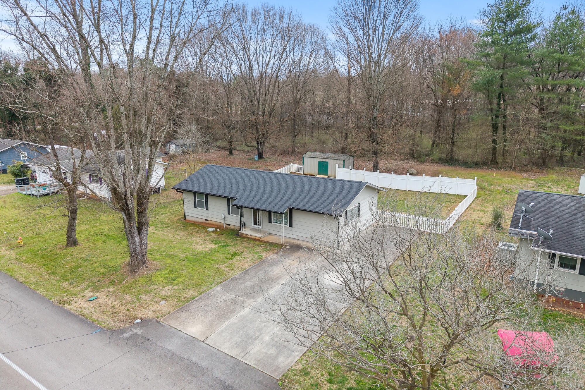 1215 Jones Street Athens TN 37303