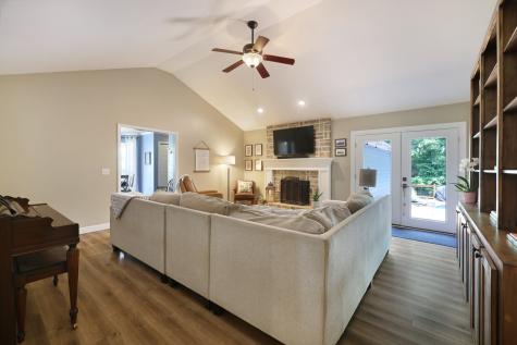 112 Deerfield Drive Columbia TN 38401