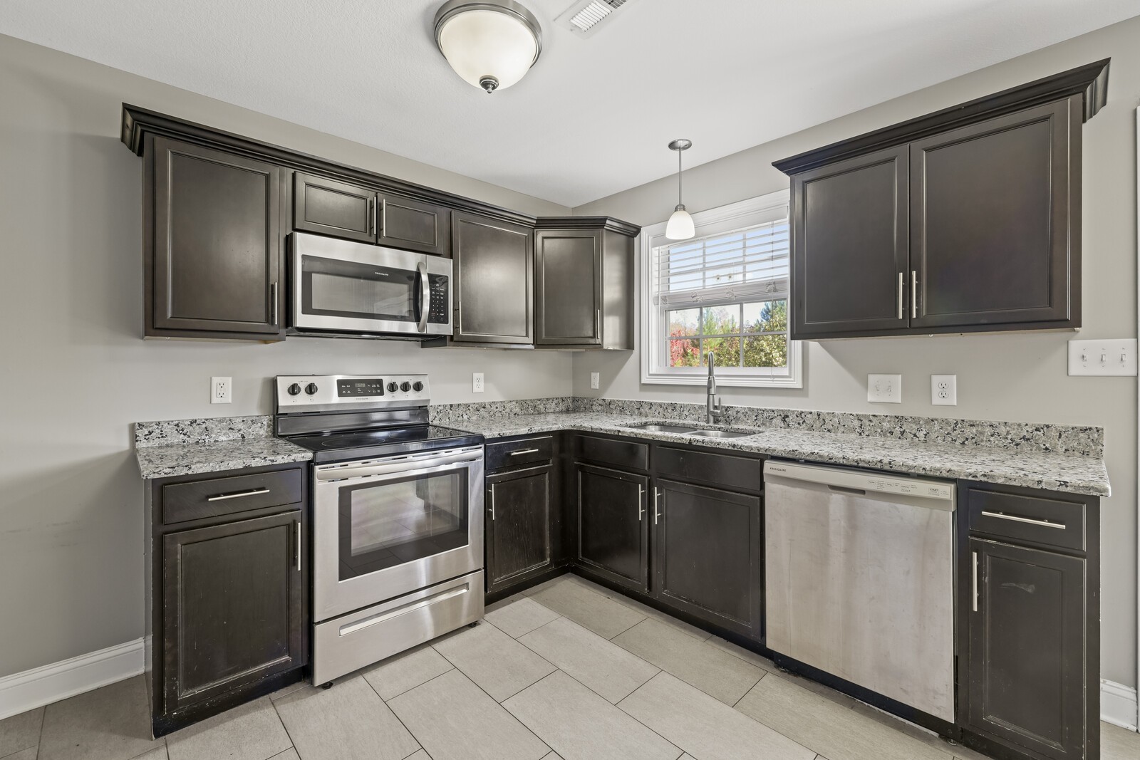 611 Hollow Crest Clarksville TN 37042