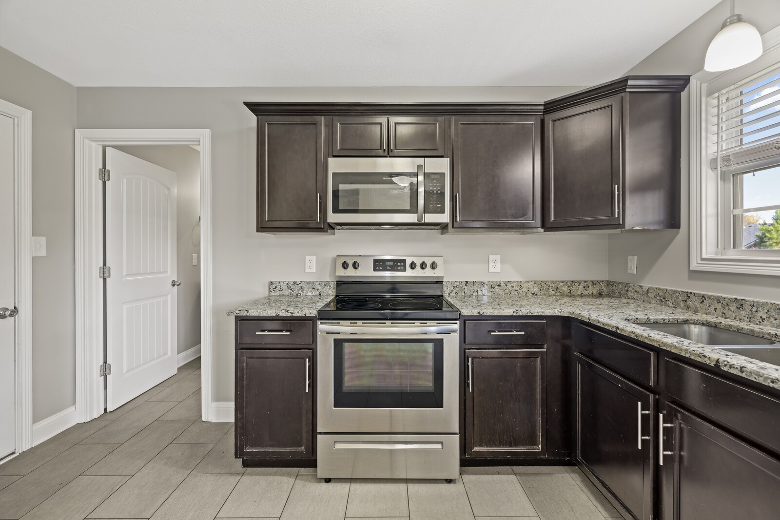 611 Hollow Crest Clarksville TN 37042