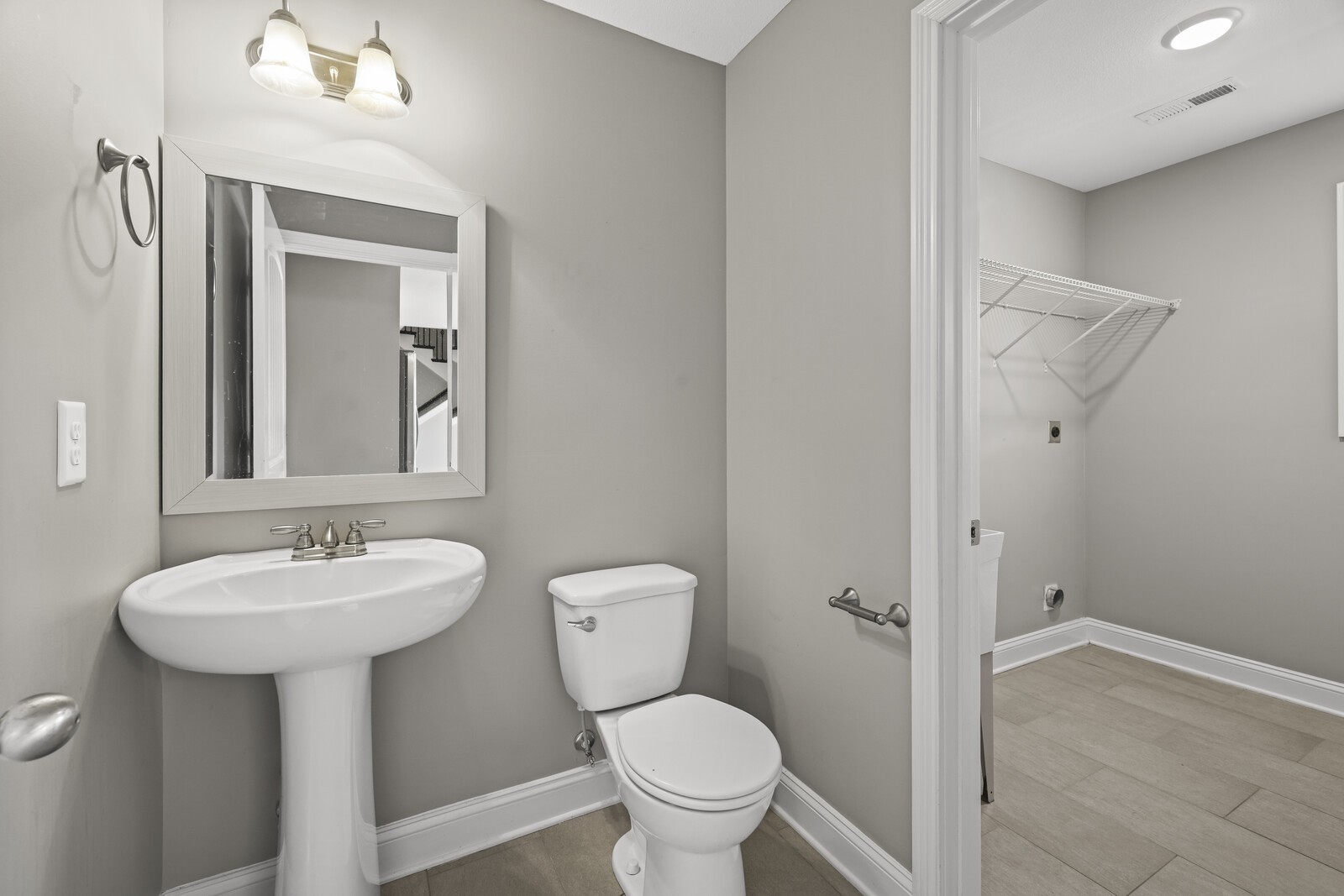611 Hollow Crest Clarksville TN 37042