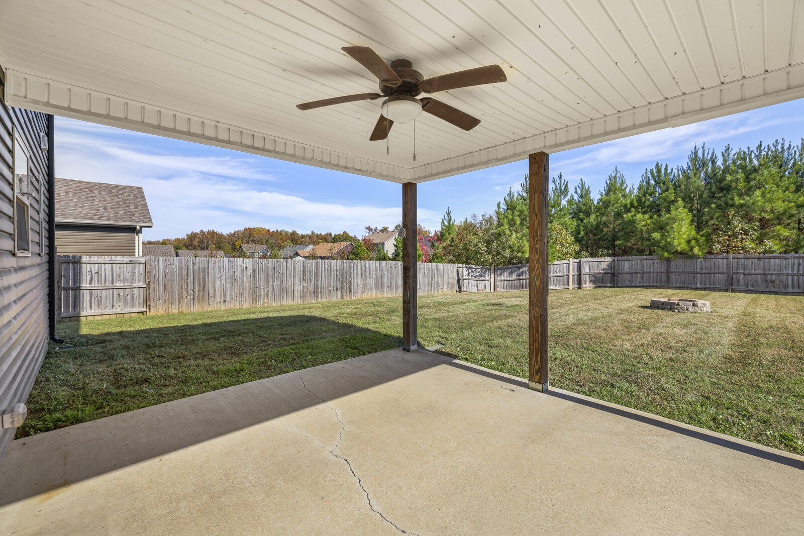 611 Hollow Crest Clarksville TN 37042