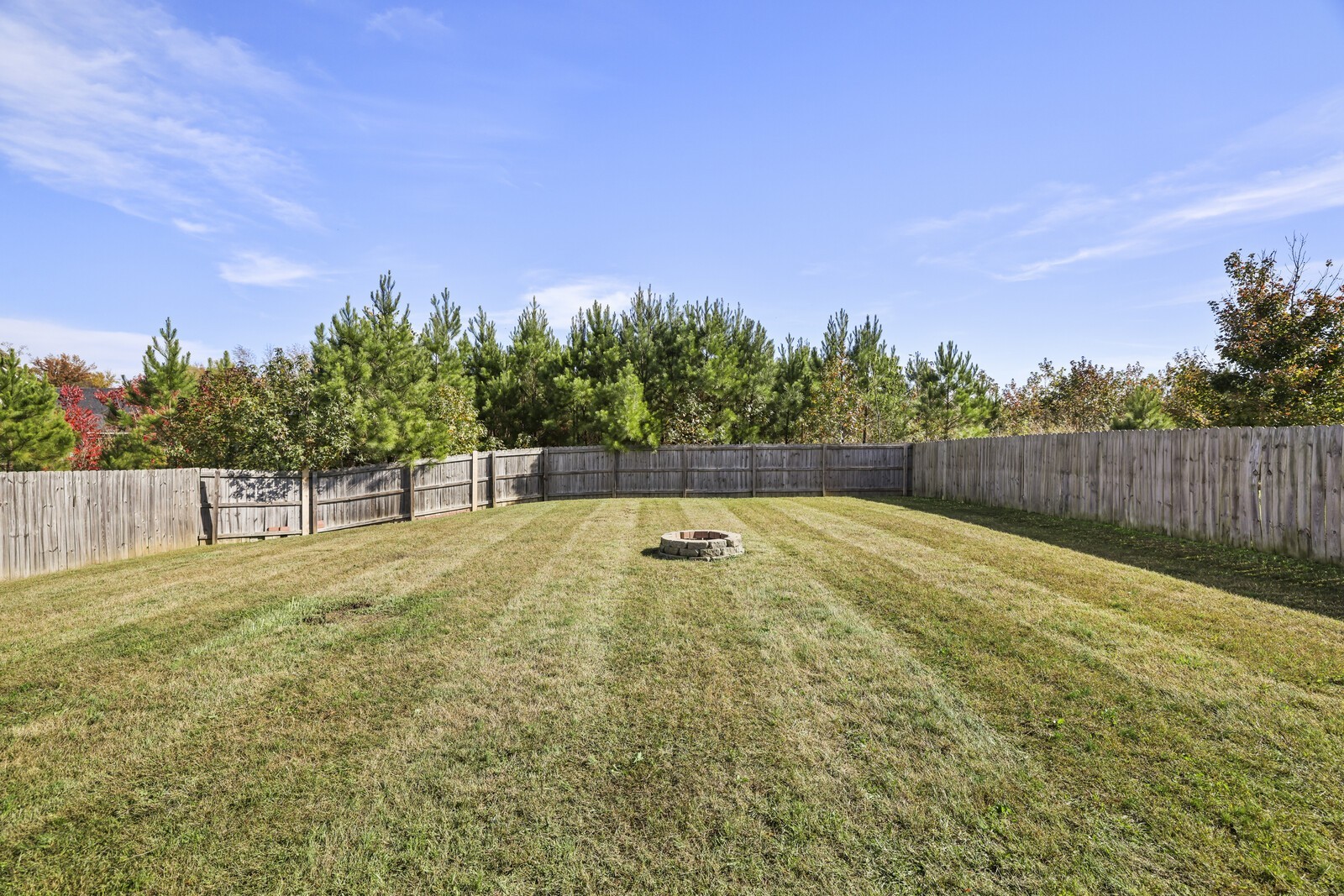 611 Hollow Crest Clarksville TN 37042