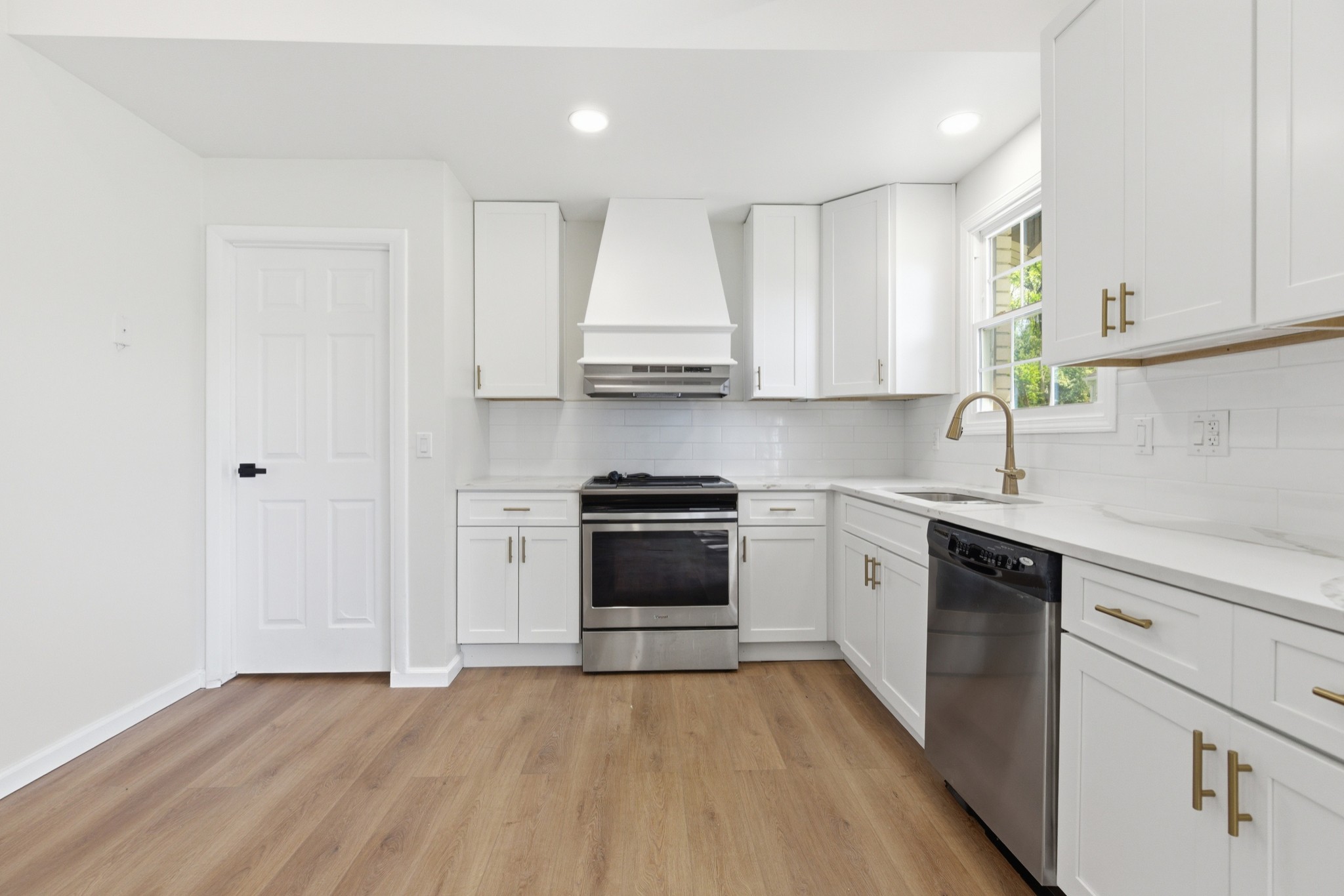 4035 Kings Ln, NW Nashville TN 37218