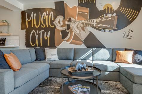 1144a 39th Ave, N Nashville TN 37209