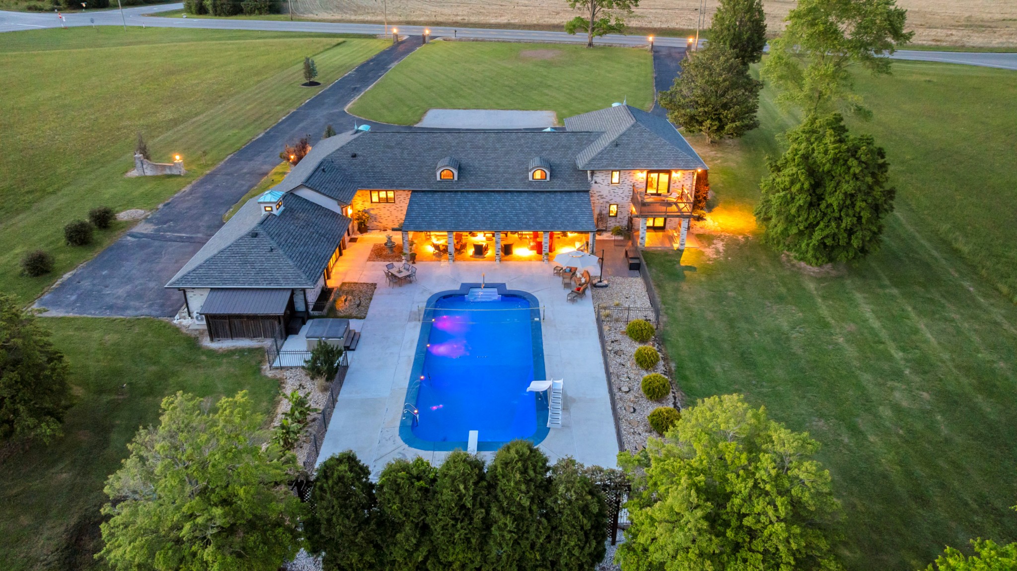 5016 Hillsboro Highway Hillsboro TN 37342