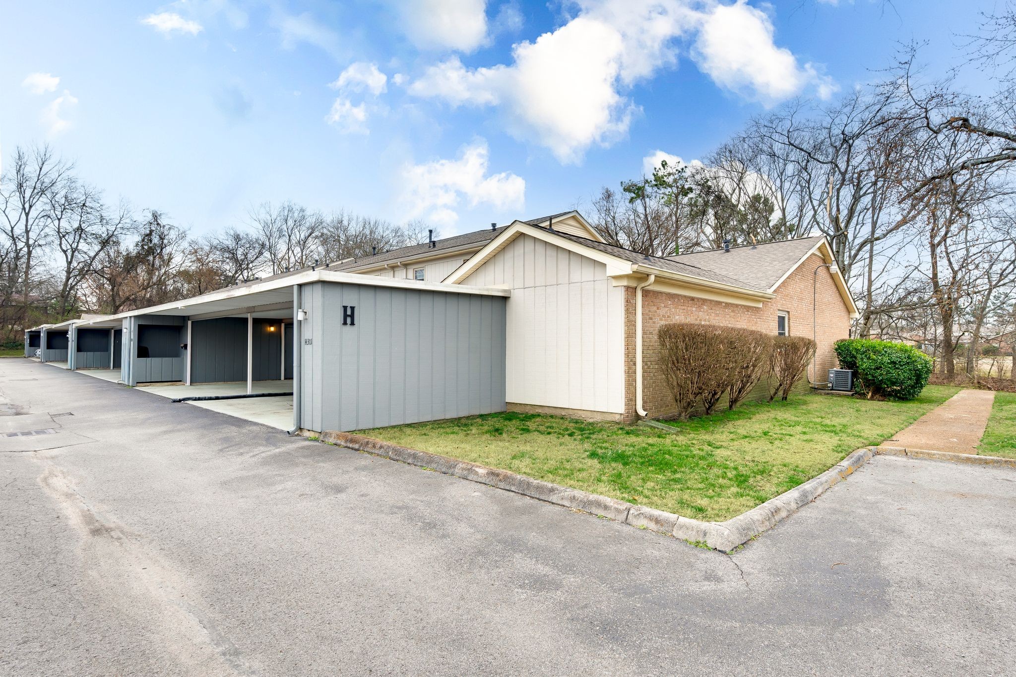 8300 Sawyer Brown Road Nashville TN 37221