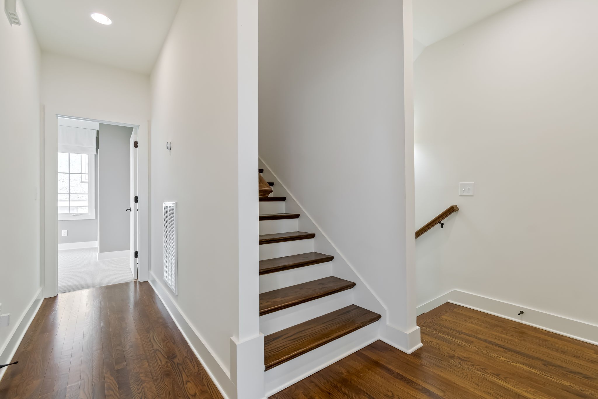 519 Chesterfield Avenue Nashville TN 37212