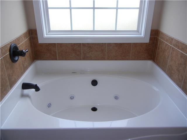 1252 Chinook Circle Clarksville TN 37042