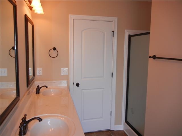 1252 Chinook Circle Clarksville TN 37042