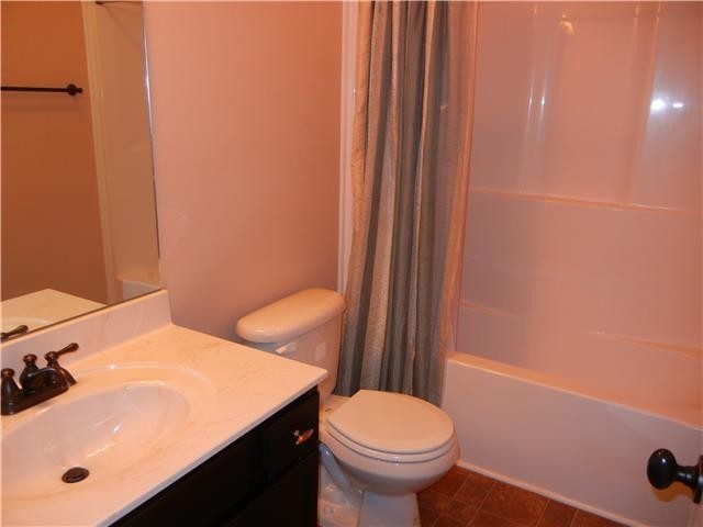 1252 Chinook Circle Clarksville TN 37042