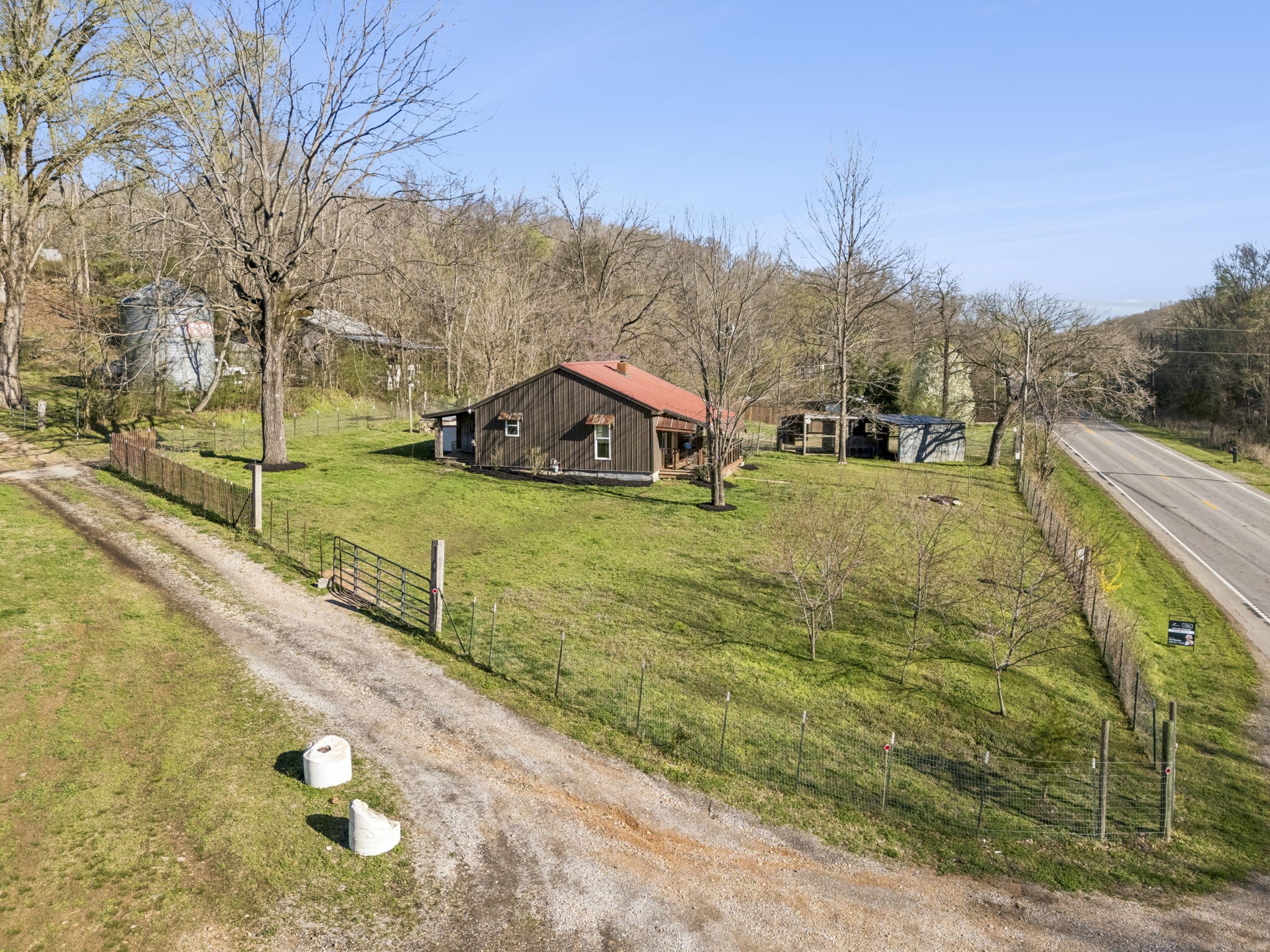 852 Highway 100, W Centerville TN 37033