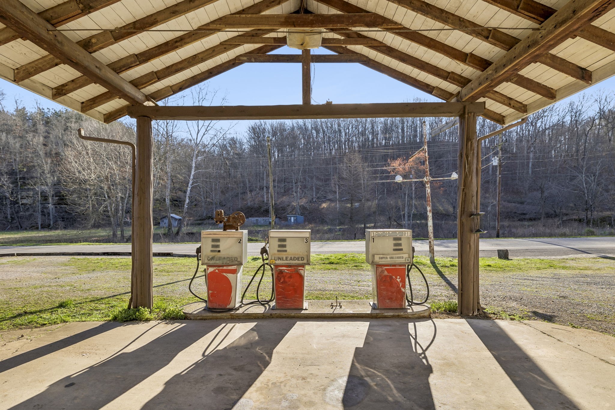 852 Highway 100, W Centerville TN 37033