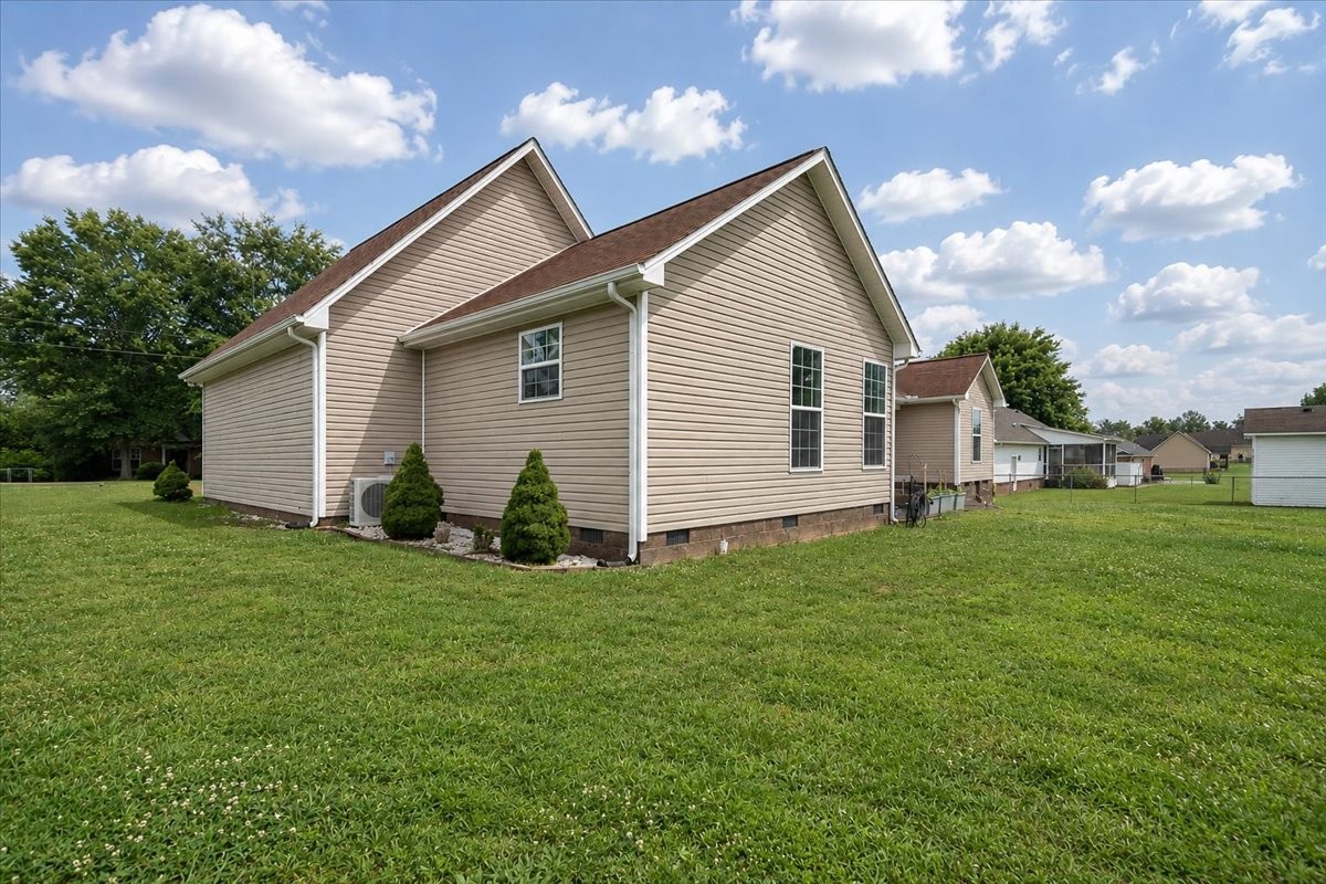 30 Taylor Circle Ethridge TN 38456