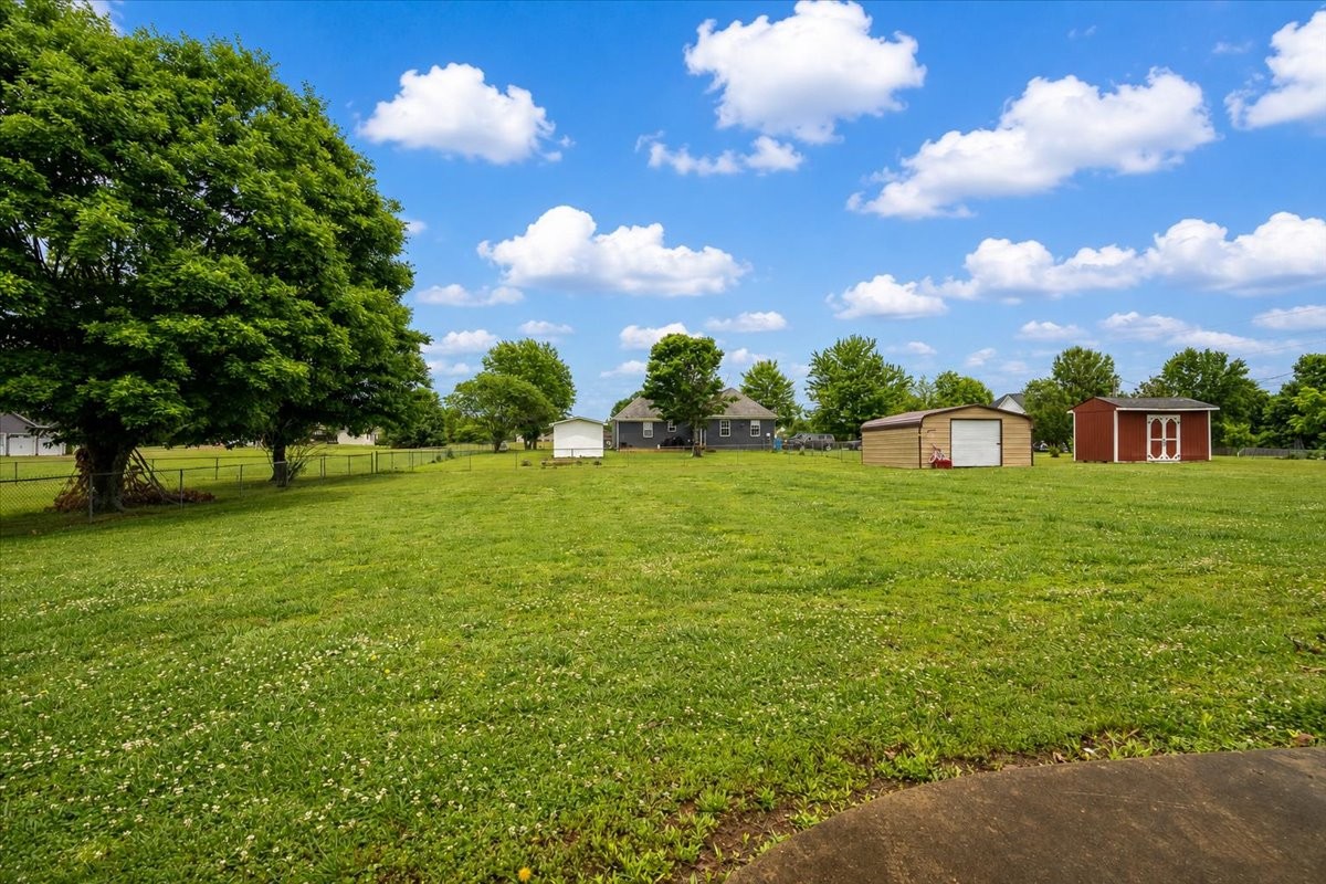30 Taylor Circle Ethridge TN 38456