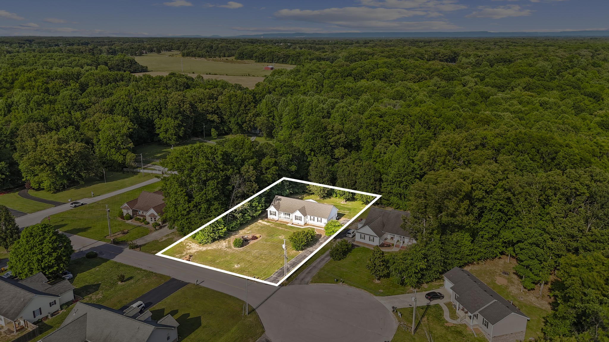 51 Larkspur Court Tullahoma TN 37388