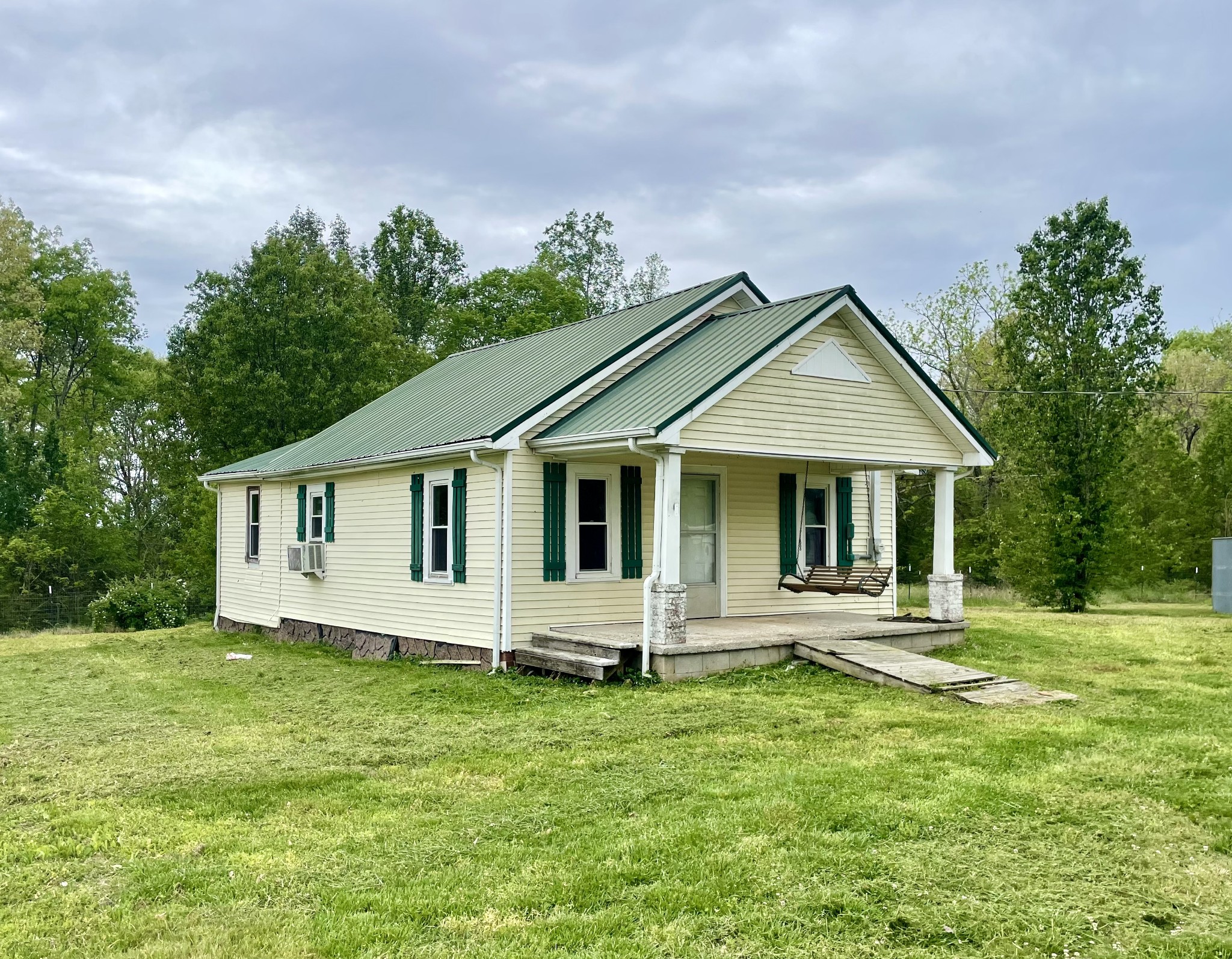 110 Shannon Road Leoma TN 38468