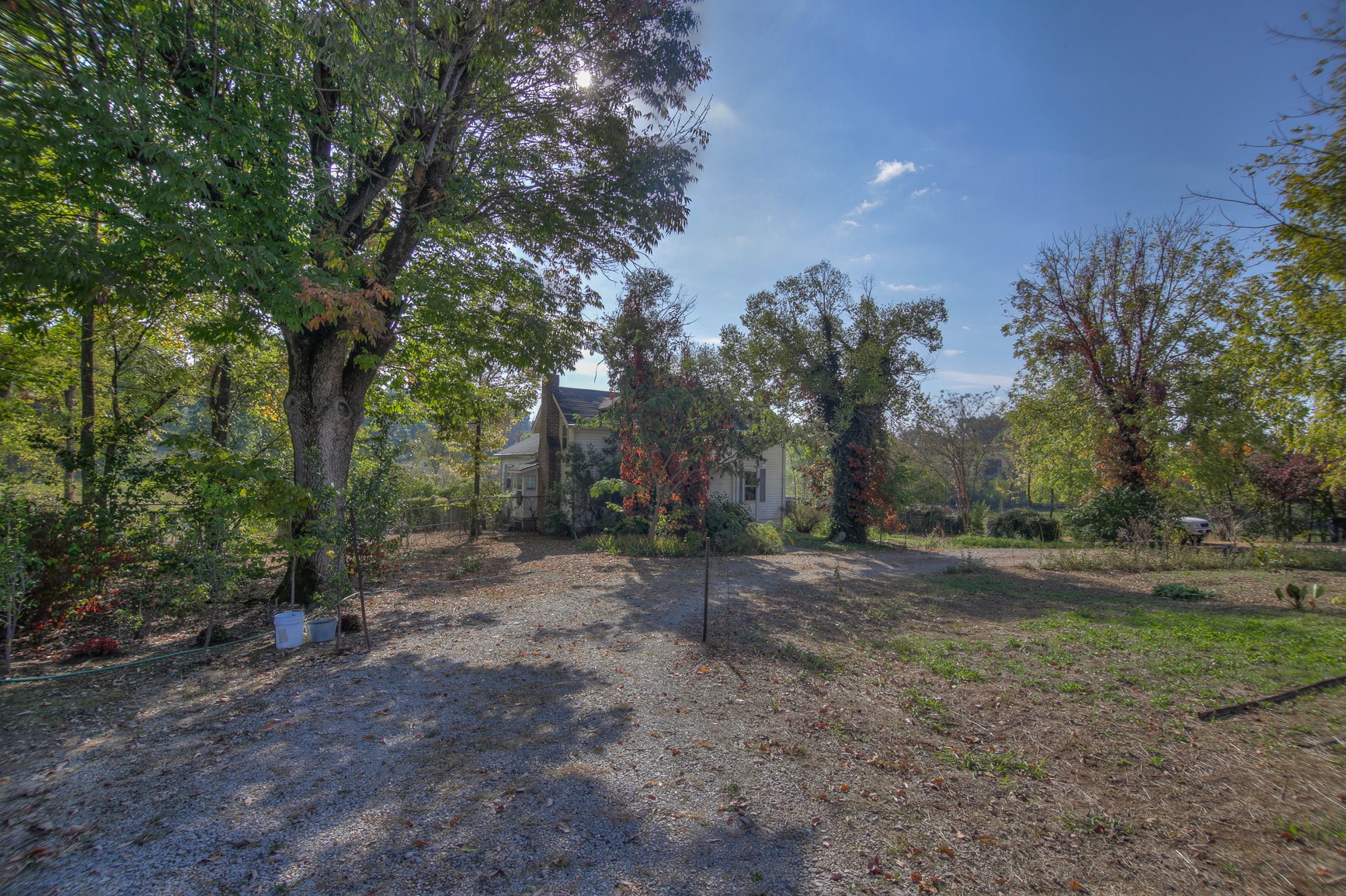 1668 Nashville Highway Columbia TN 38401