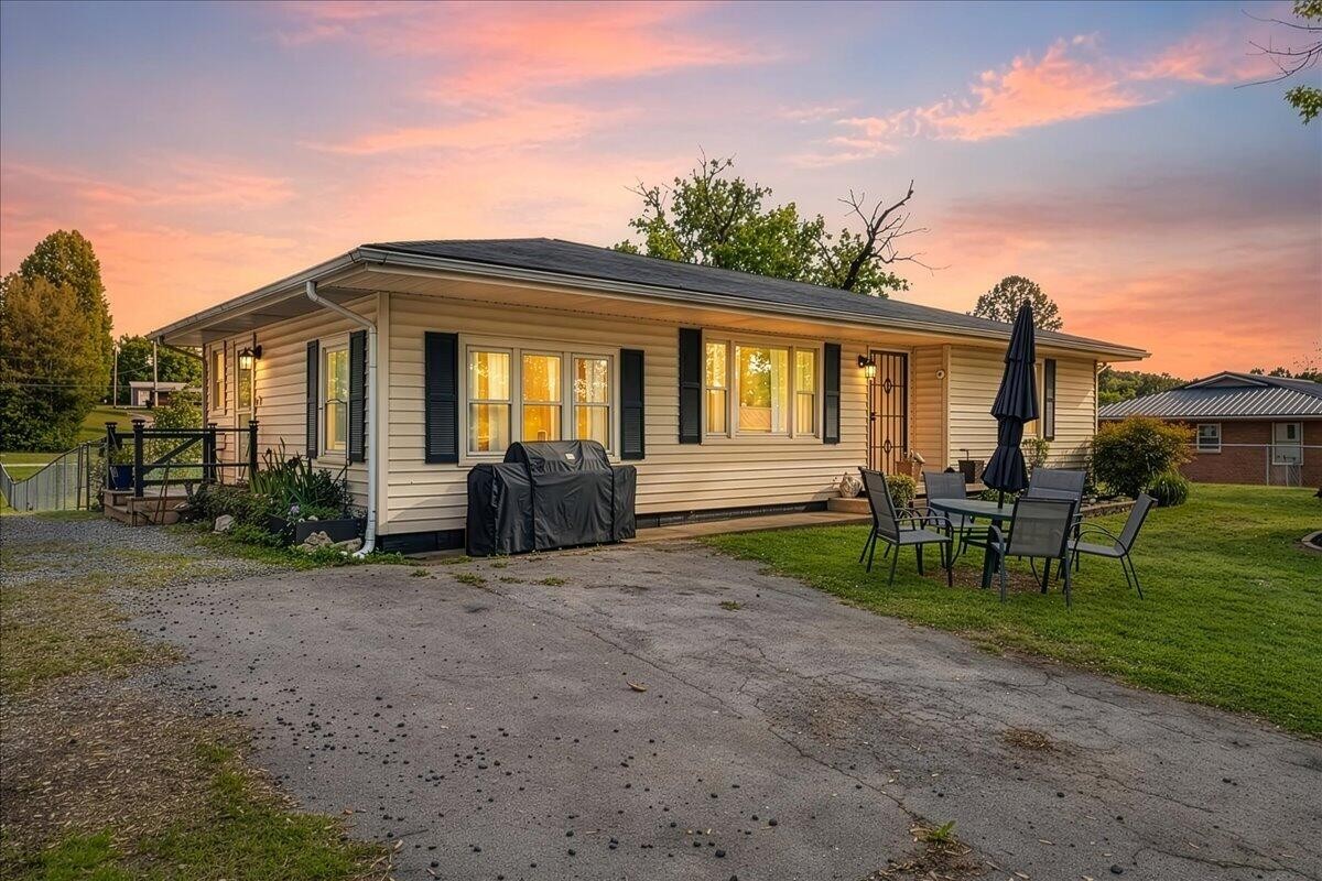 350 Stephens Road Greenback TN 37742