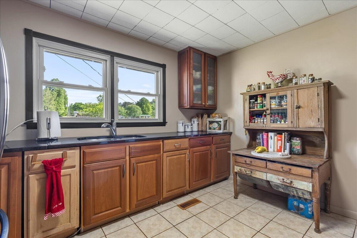 350 Stephens Road Greenback TN 37742