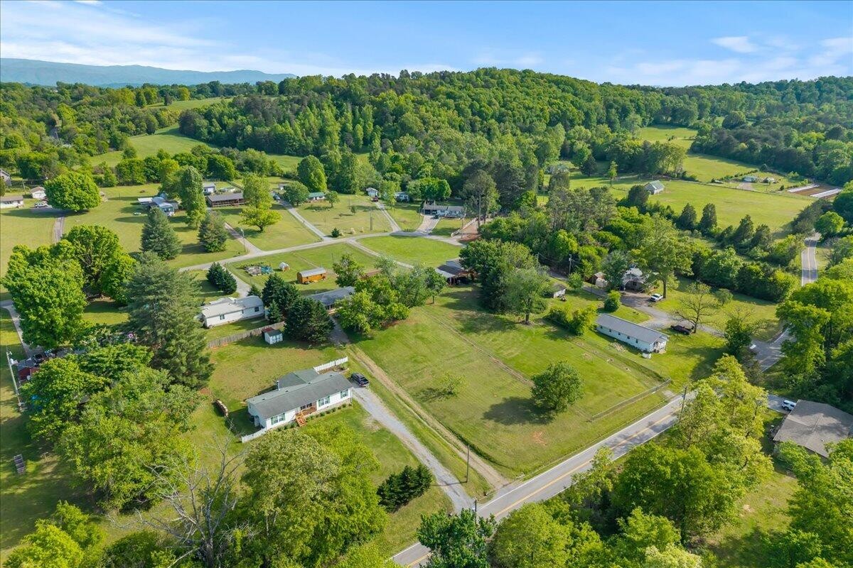 350 Stephens Road Greenback TN 37742