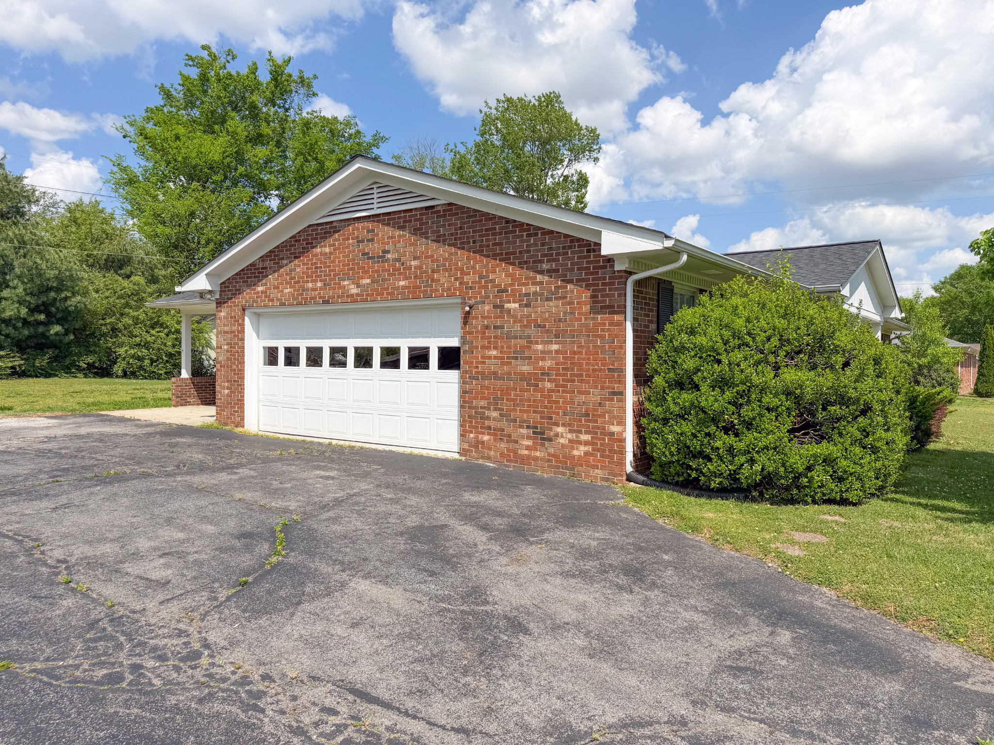 704 1st Street Lawrenceburg TN 38464