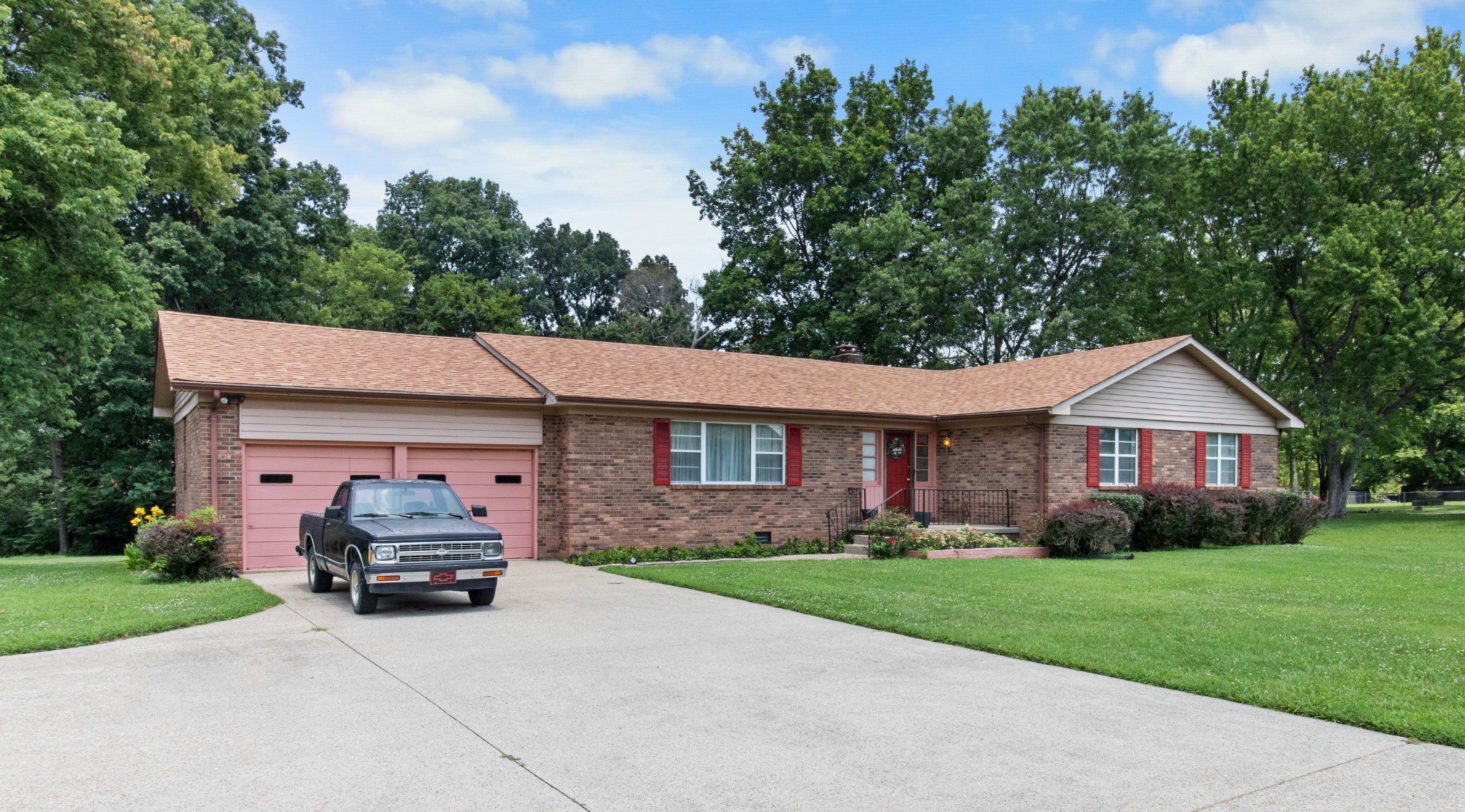 293 Rossview Road Clarksville TN 37043