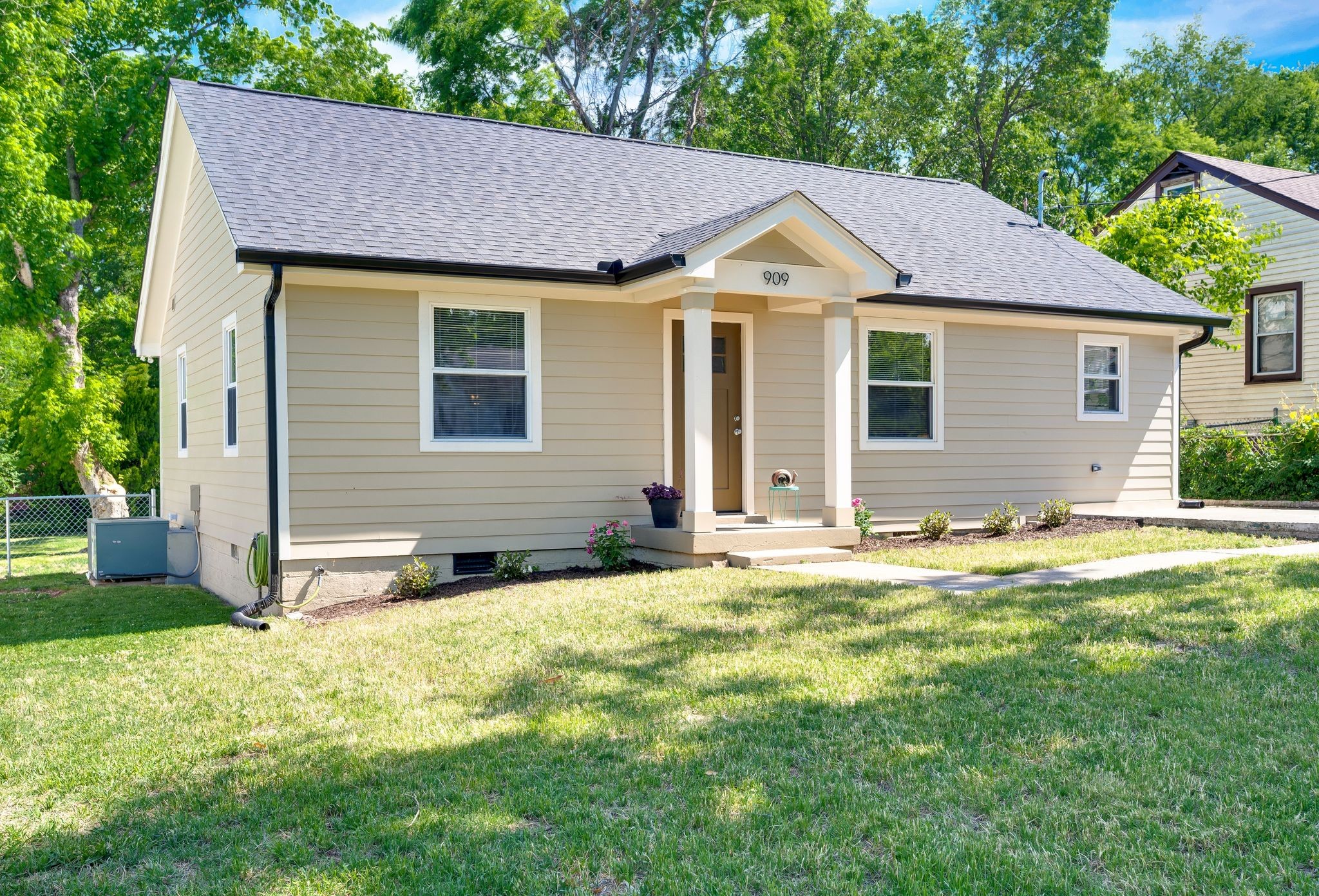 909 Oneida Avenue Nashville TN 37207