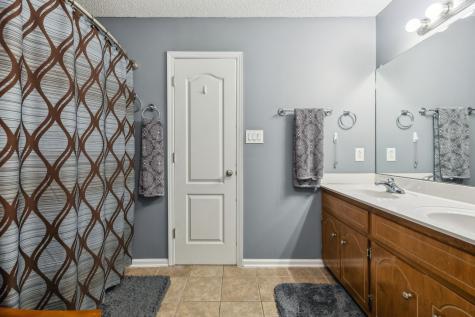 3823 Mcallister Drive Clarksville TN 37042