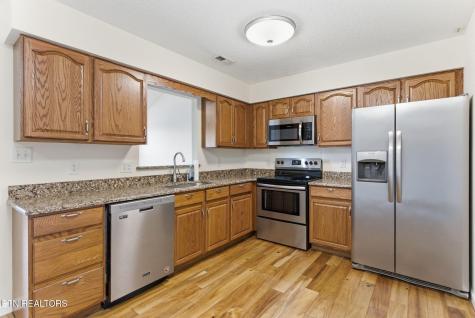 355 Hawthorne Oaks Way Powell TN 37849