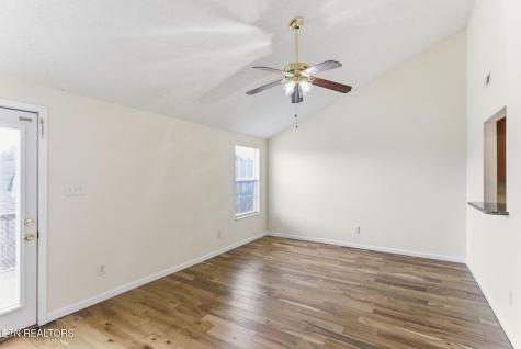 355 Hawthorne Oaks Way Powell TN 37849