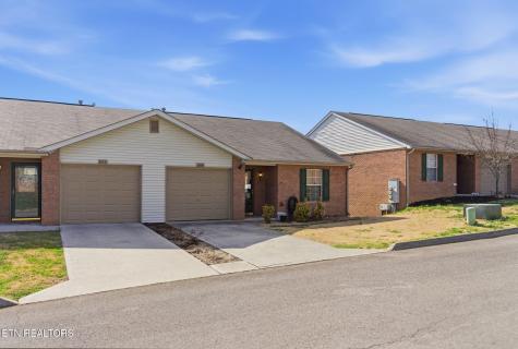 355 Hawthorne Oaks Way Powell TN 37849