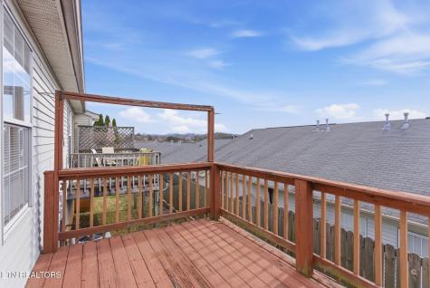 355 Hawthorne Oaks Way Powell TN 37849