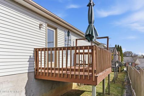 355 Hawthorne Oaks Way Powell TN 37849