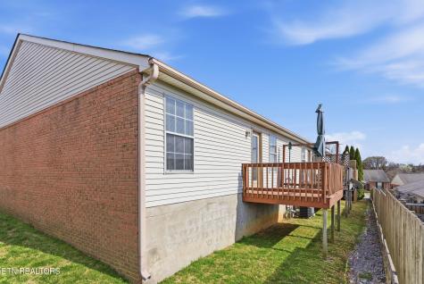 355 Hawthorne Oaks Way Powell TN 37849