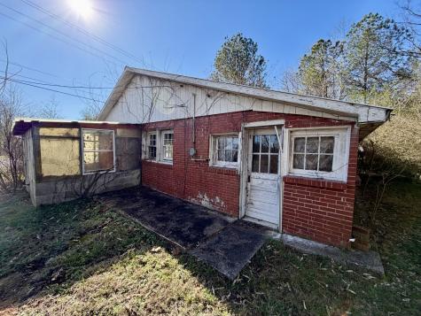 1524 Highway 50 Centerville TN 37033