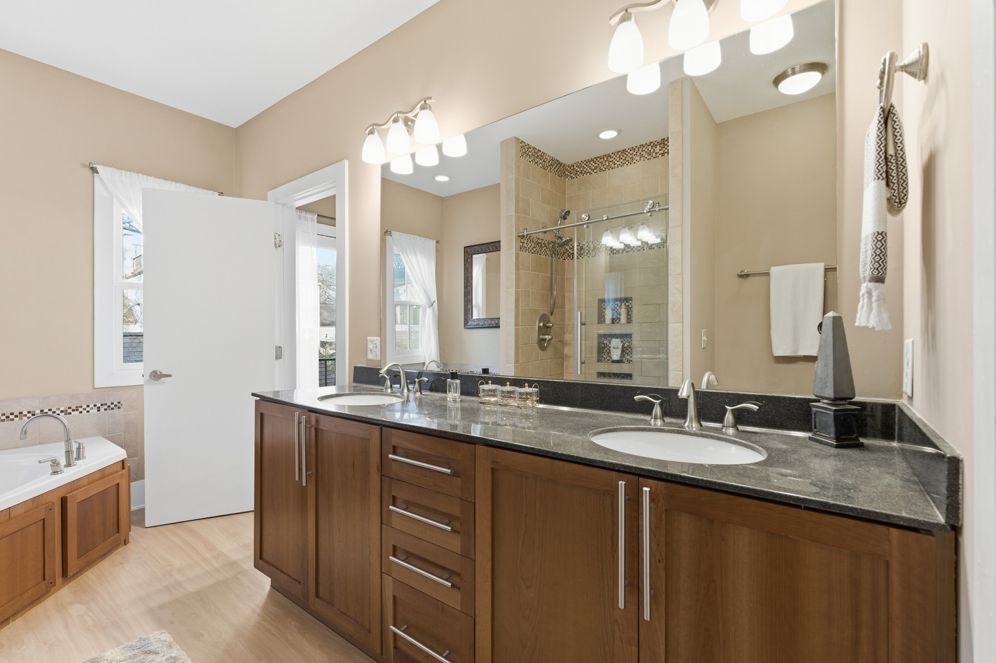 2102A Sharondale Drive Nashville TN 37215