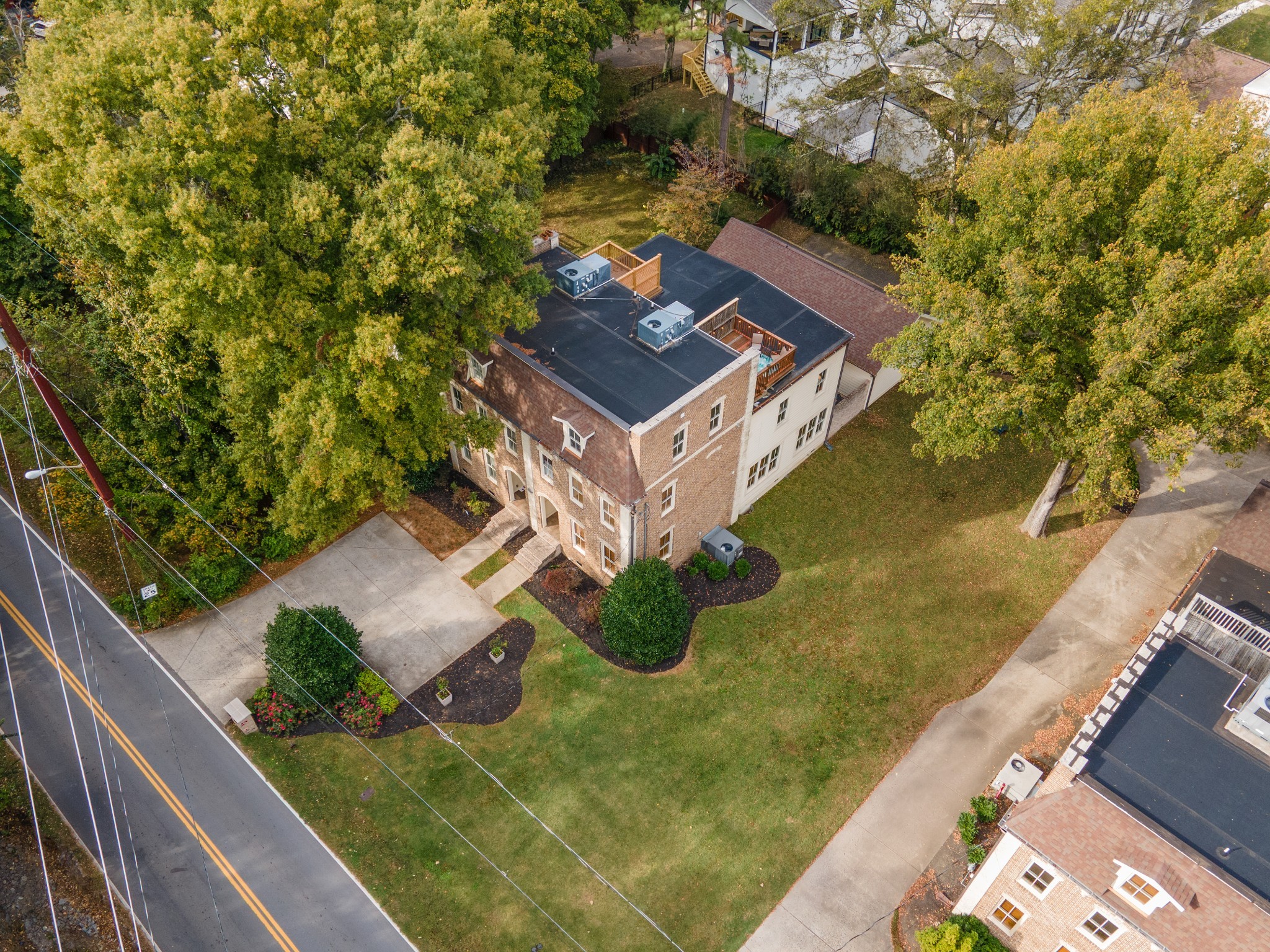 2102A Sharondale Drive Nashville TN 37215