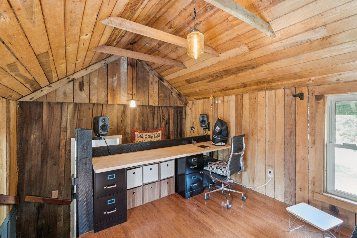 6496 Burt Burgen Road Bradyville TN 37026