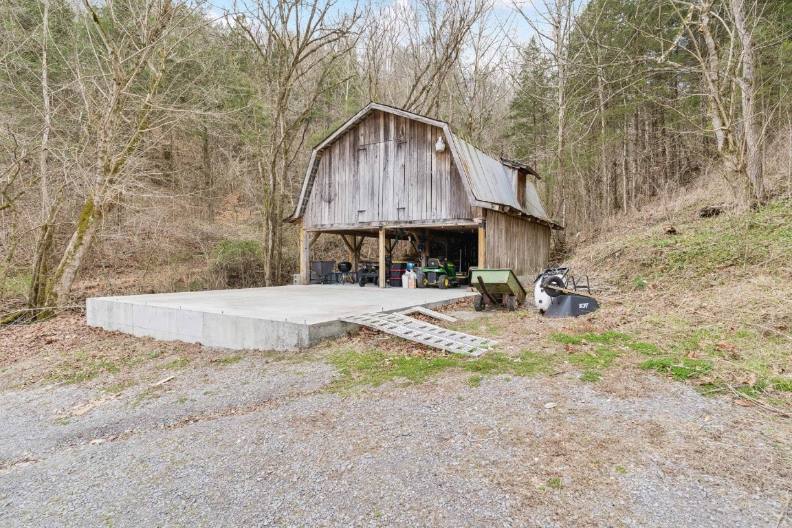 6496 Burt Burgen Road Bradyville TN 37026