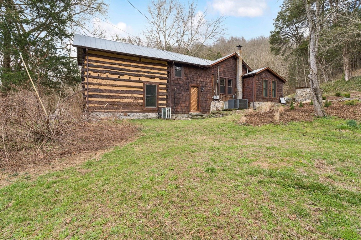 6496 Burt Burgen Road Bradyville TN 37026