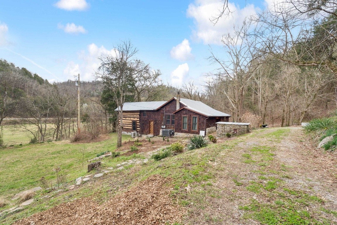 6496 Burt Burgen Road Bradyville TN 37026