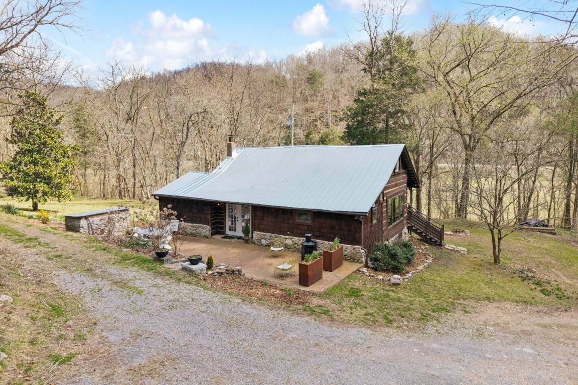 6496 Burt Burgen Road Bradyville TN 37026