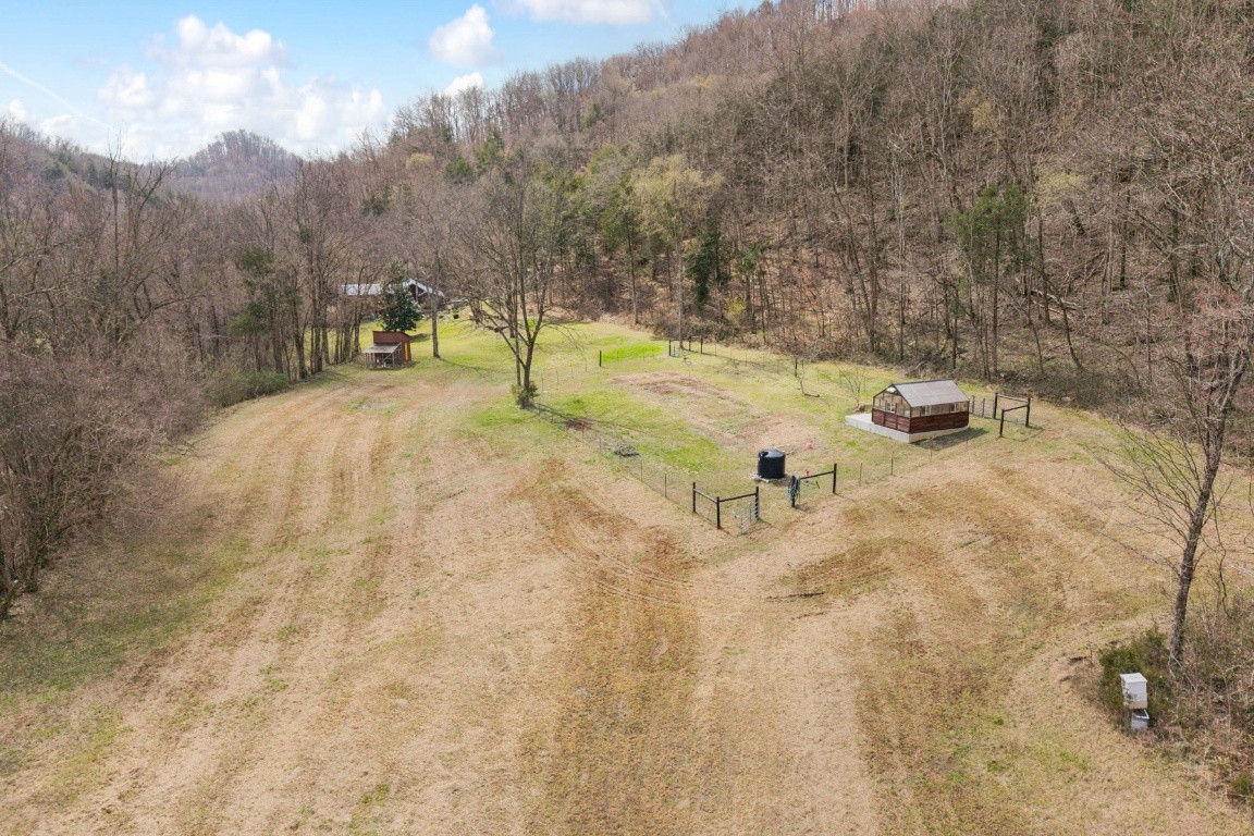 6496 Burt Burgen Road Bradyville TN 37026