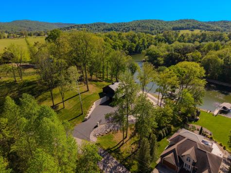 139 River Oaks Drive Sparta TN 38583