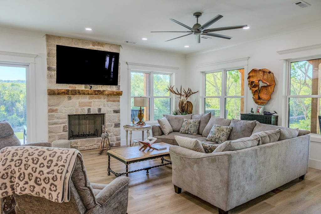 139 River Oaks Drive Sparta TN 38583