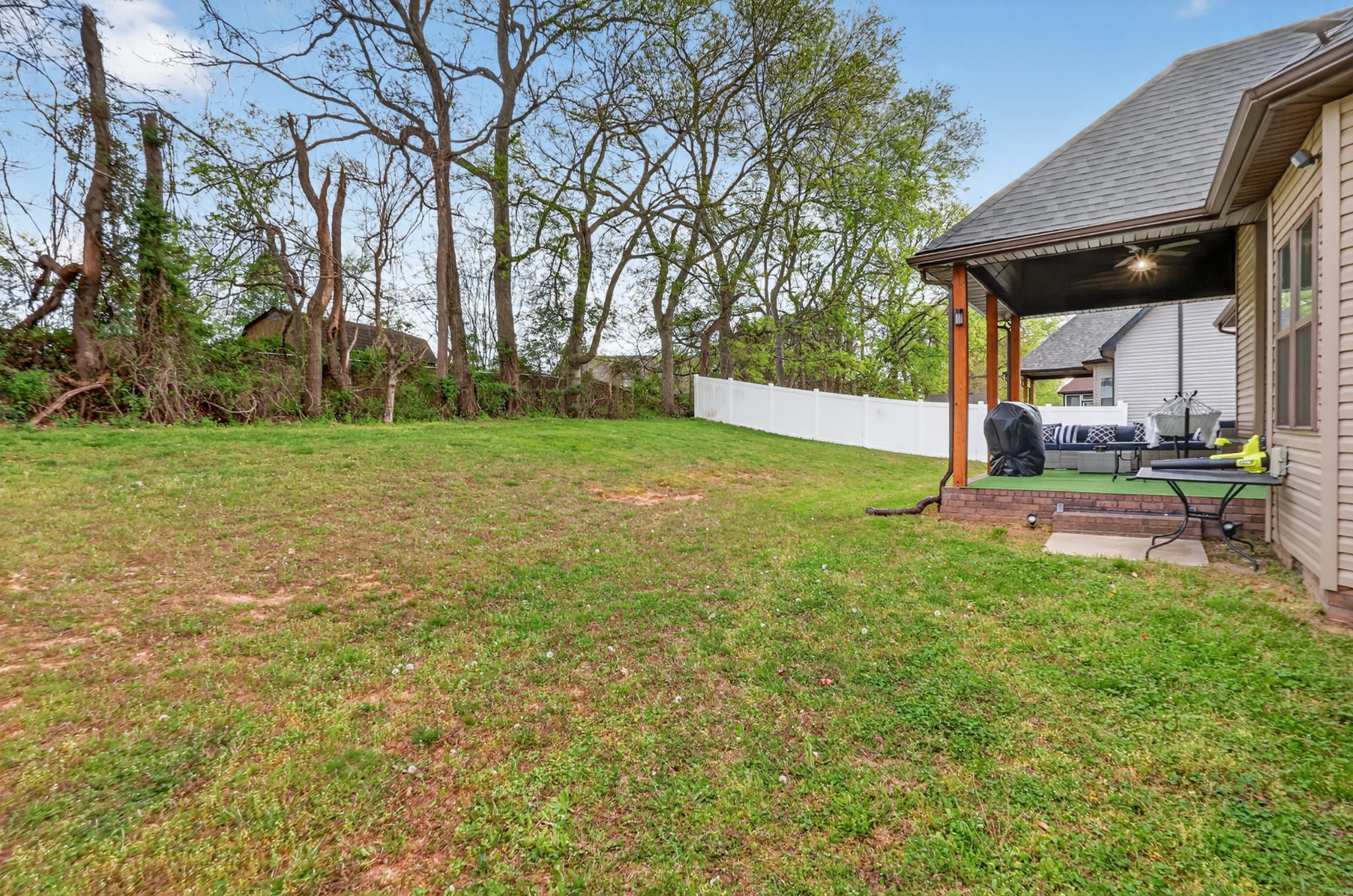 1401 Apple Blossom Road Clarksville TN 37042