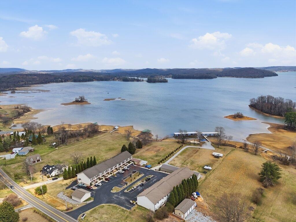 1255 New Lake Road Spring City TN 37381