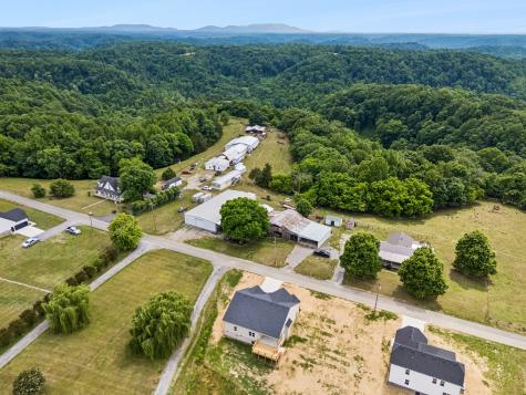 1930 Old Snow Hill Road Dowelltown TN 37059